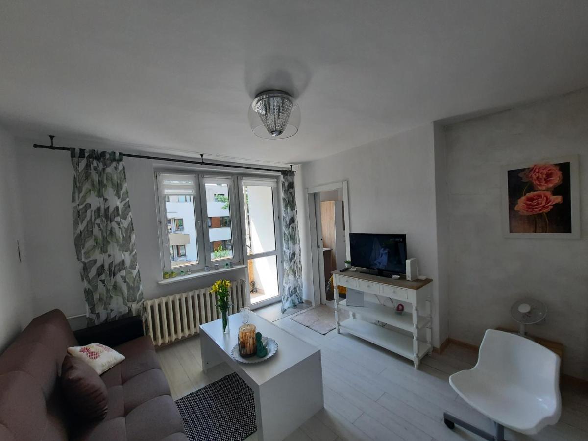 Zorzy Przy Instytucie Kardiologii Anin Apartment *